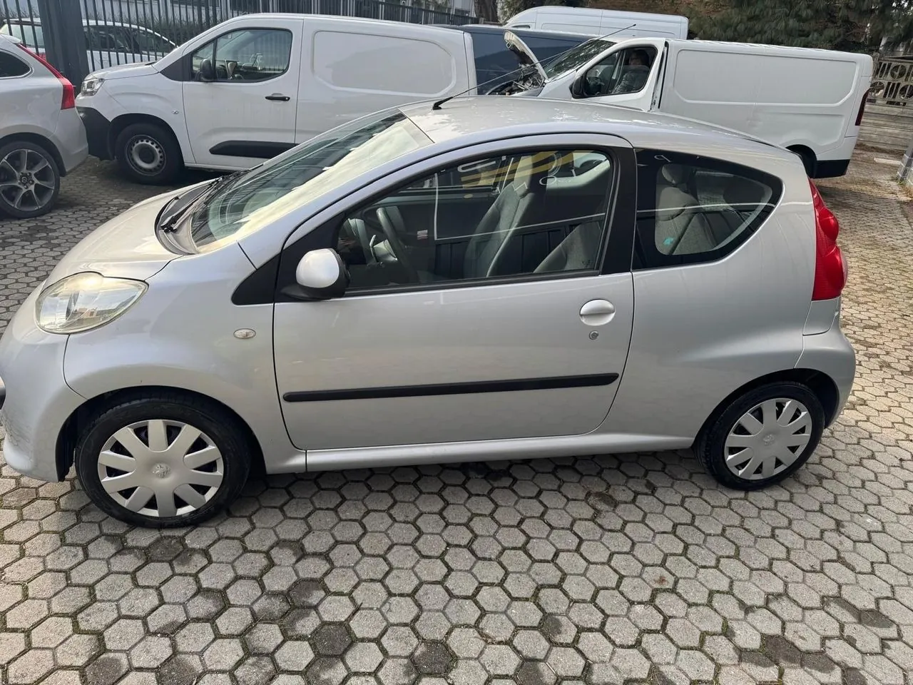 Peugeot 107 2005 photo 5