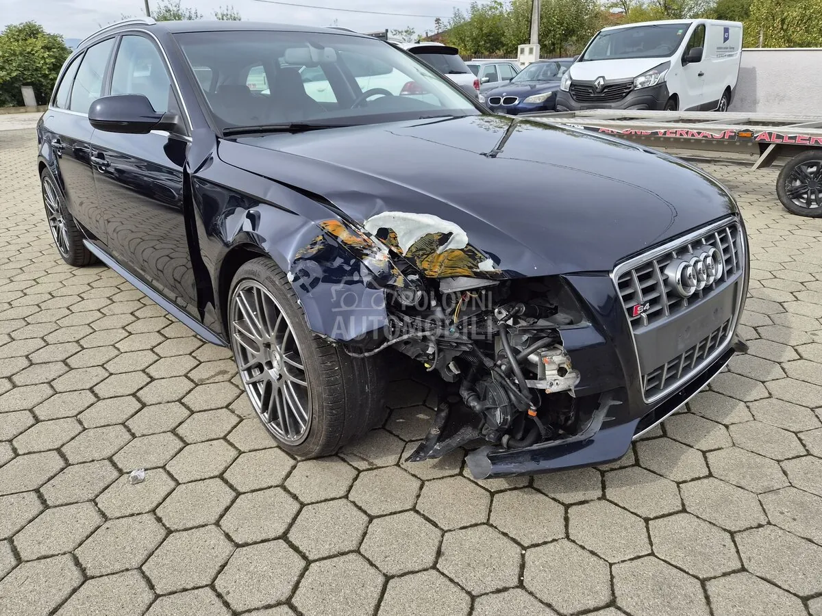 Audi S4 2010 photo 3