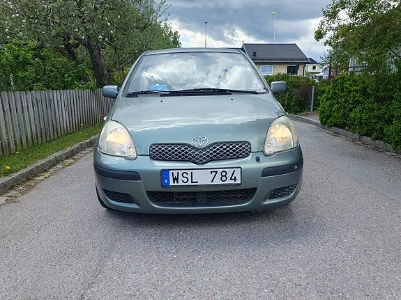 Toyota Yaris 2005 photo 2