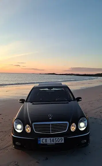 Mercedes-Benz E 500 2002 photo 3
