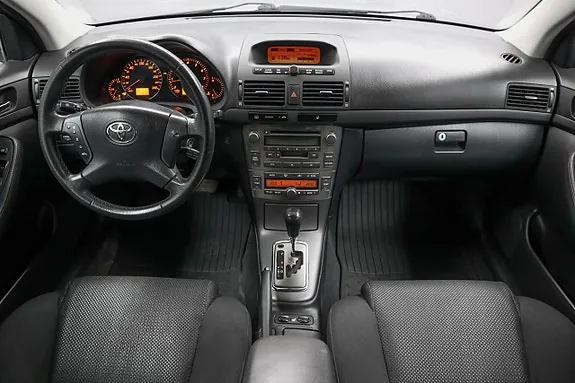 Toyota Avensis 2006 photo 2