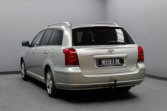 Toyota Avensis 2006 photo 5