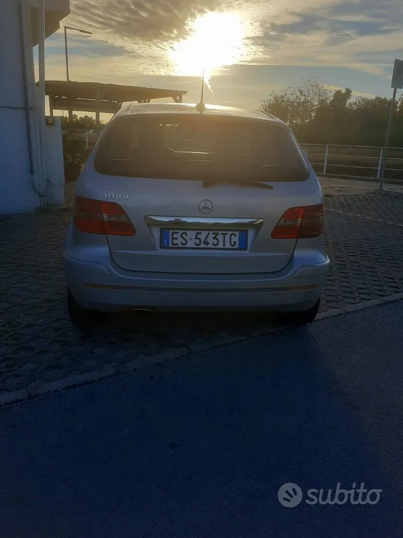 Mercedes-Benz B-Class 2009 photo 3