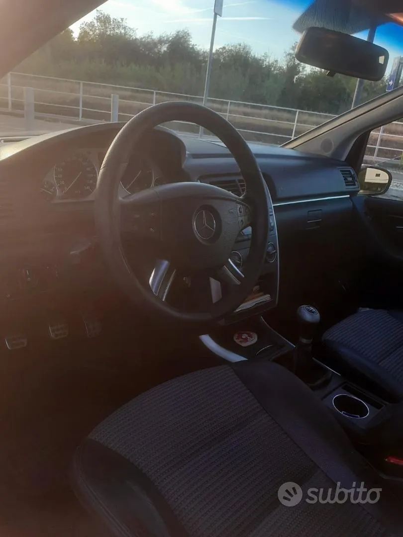 Mercedes-Benz B-Class 2009 photo 5