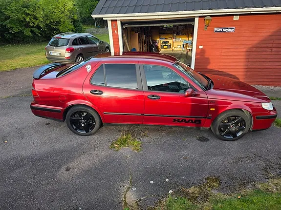 Saab 9-5 1999 photo 2