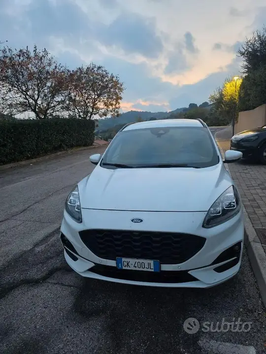 Ford Kuga 2022 photo 3
