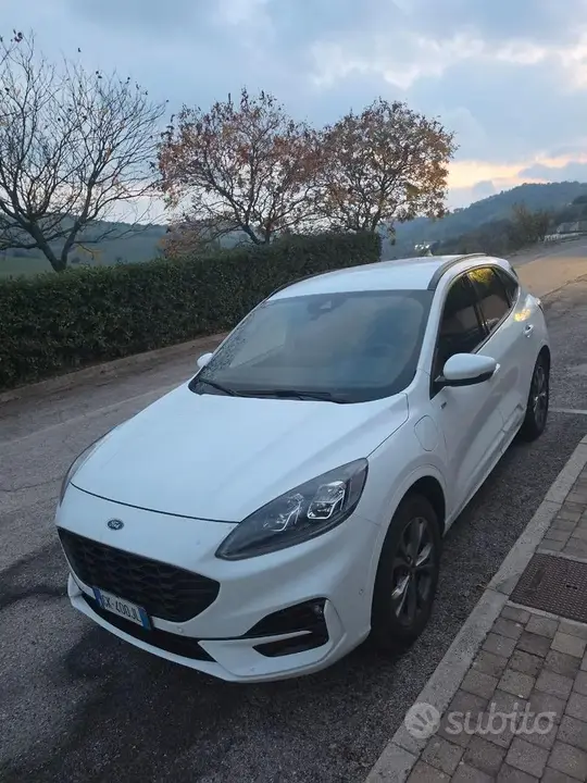 Ford Kuga 2022 photo 2