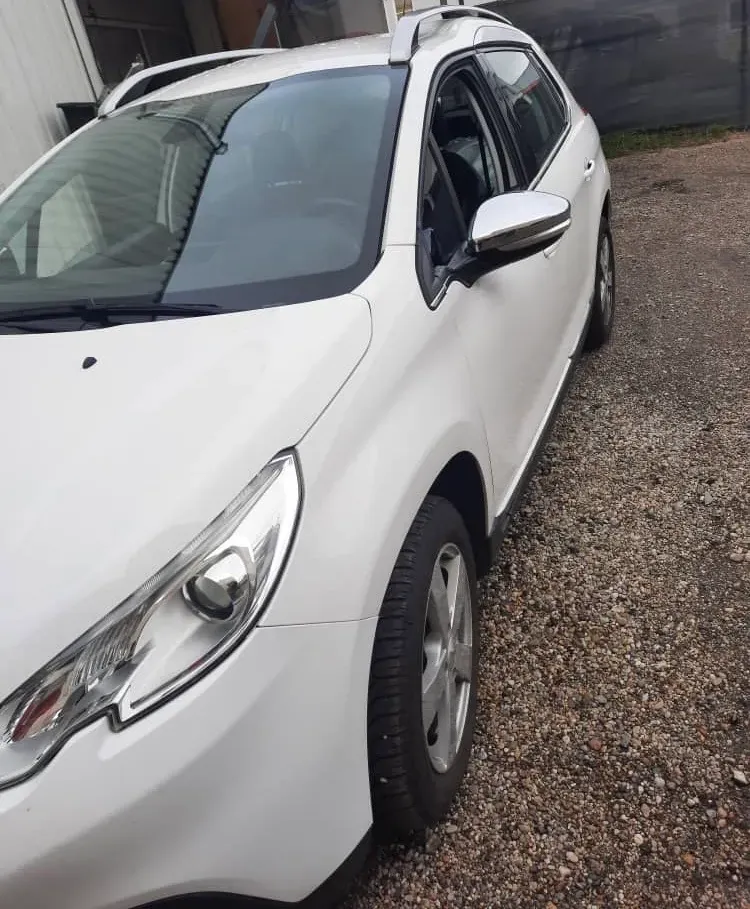 Peugeot 2008 2015 photo 2