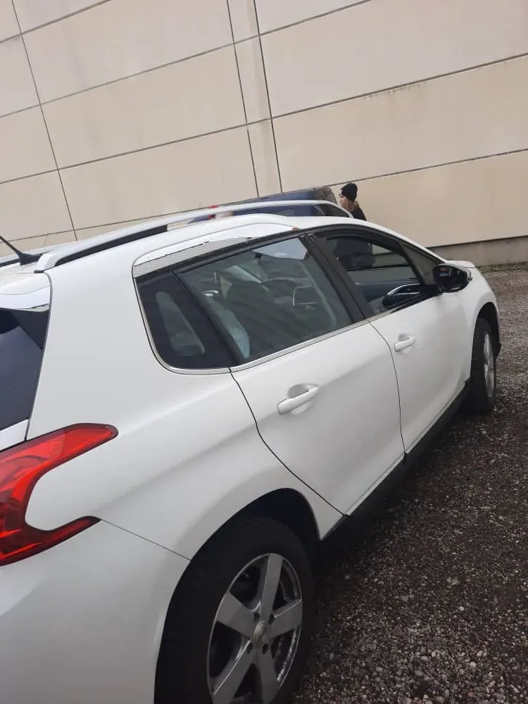 Peugeot 2008 2015 photo 3