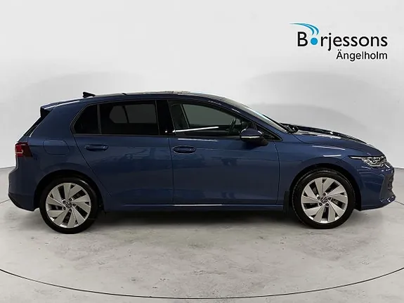 Volkswagen Golf 2025 photo 2