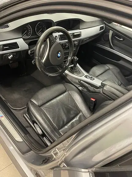 BMW 320D 2010 photo 5