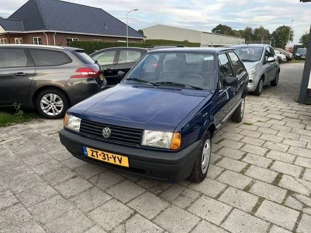 Volkswagen Polo 1991 photo 3