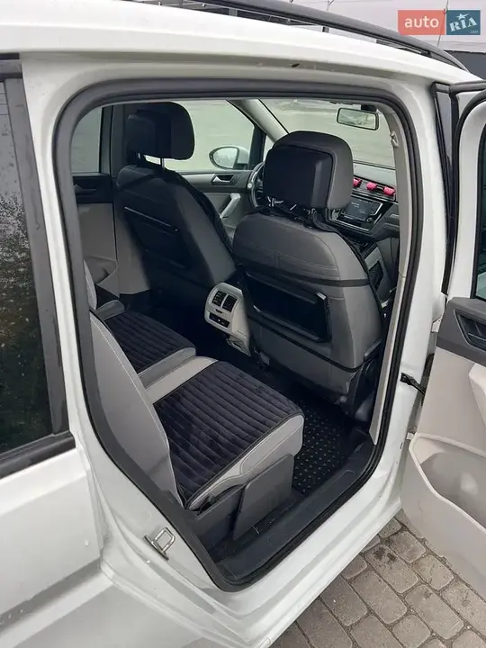 Volkswagen Touran 2016 photo 4