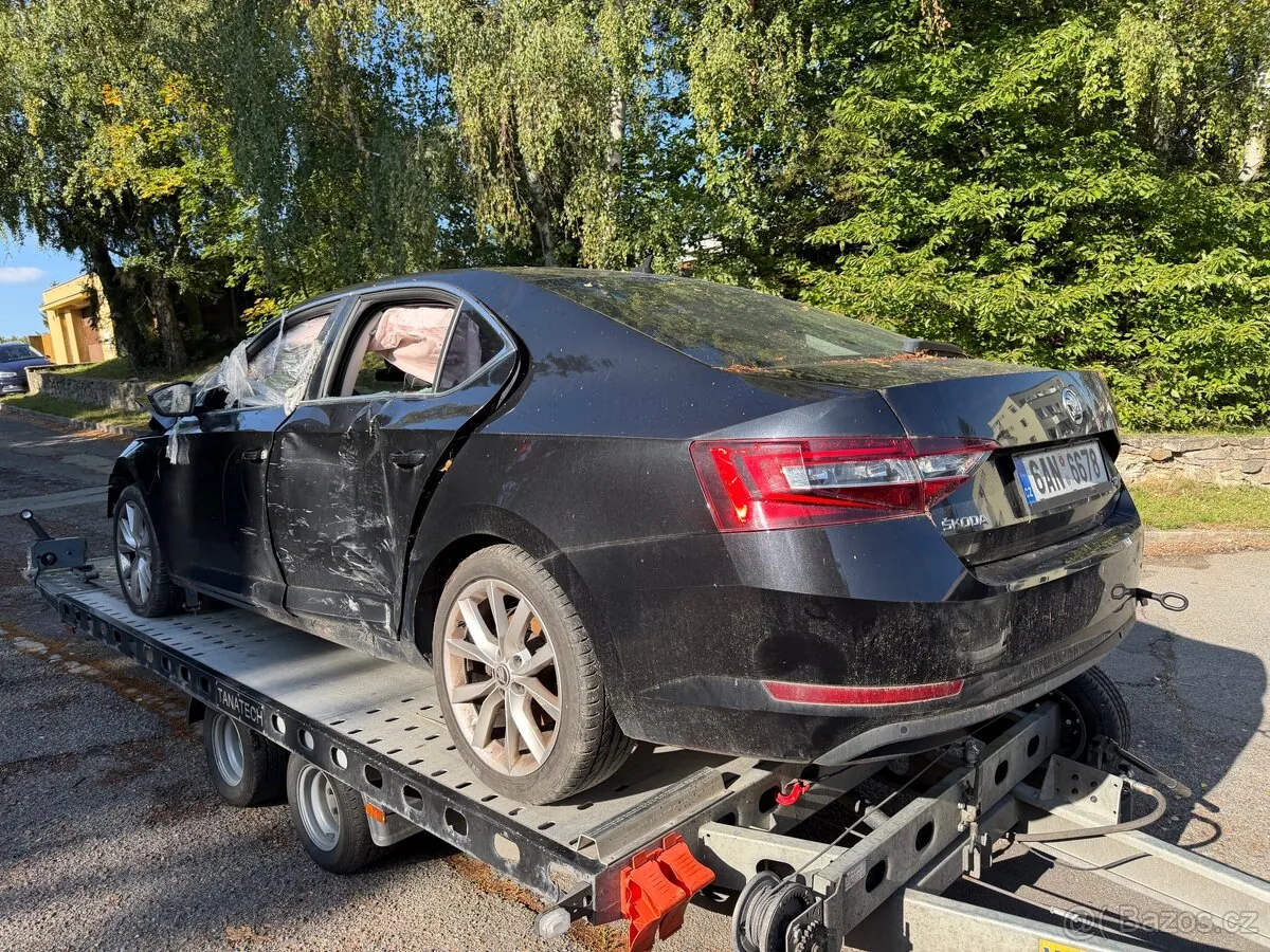 Skoda Superb 2017 photo 2