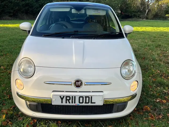 Fiat 500 Lounge 2011 photo 2