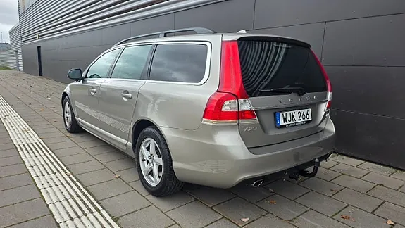 Volvo V70 2015 photo 3