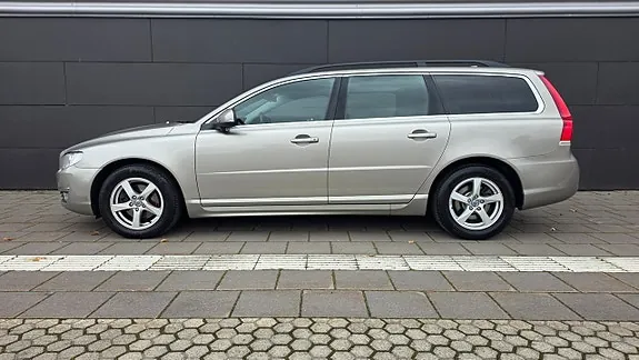 Volvo V70 2015 photo 2