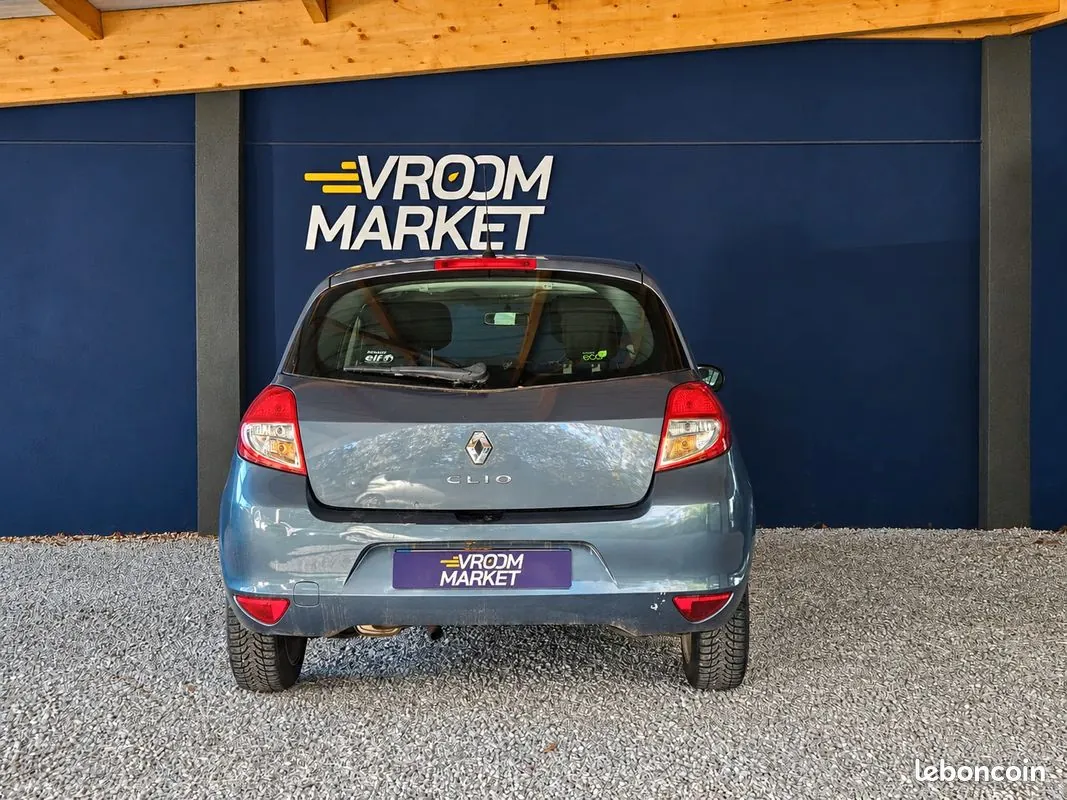 Renault Clio 2009 photo 4