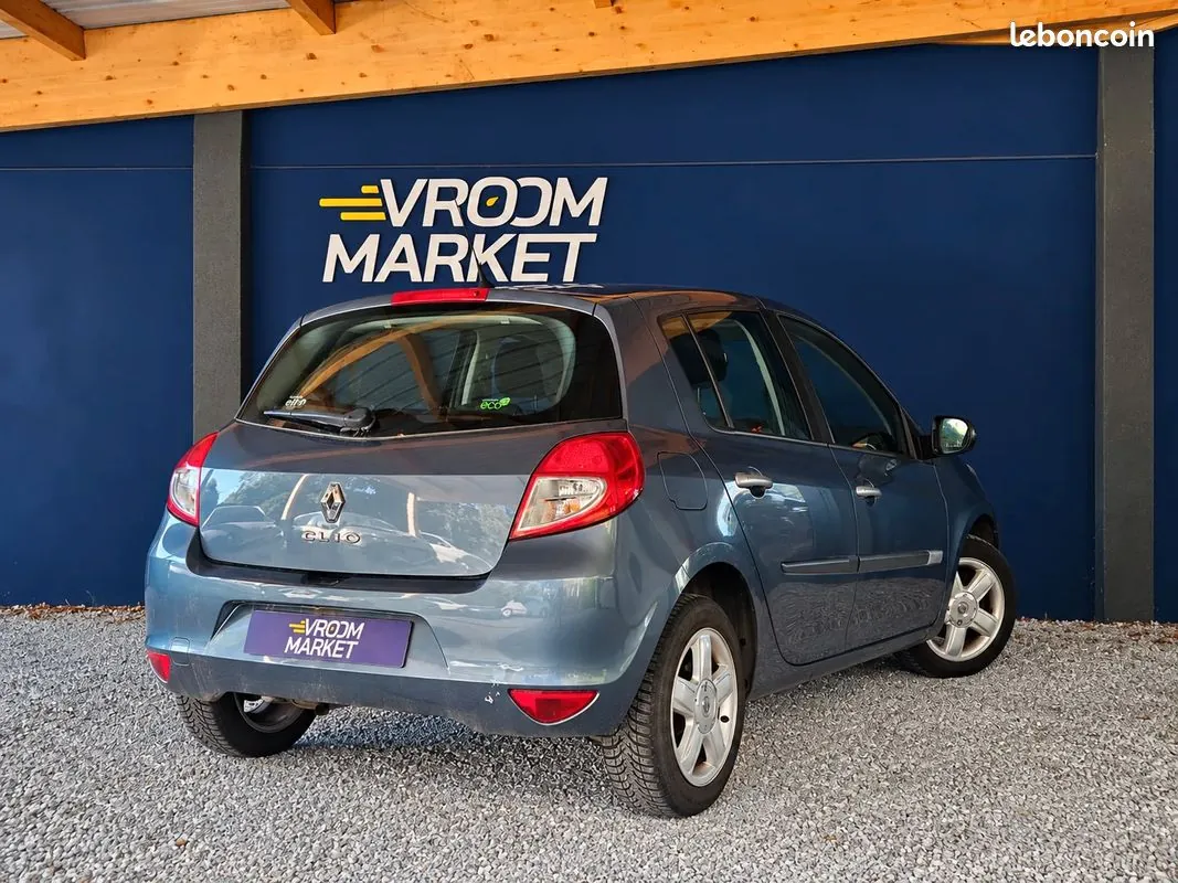 Renault Clio 2009 photo 3