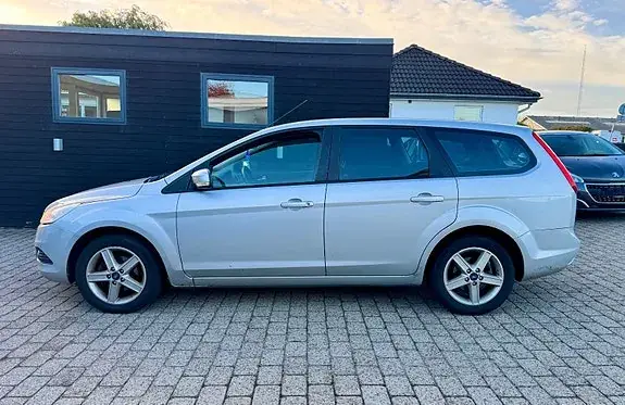 Ford Focus 2010 photo 4