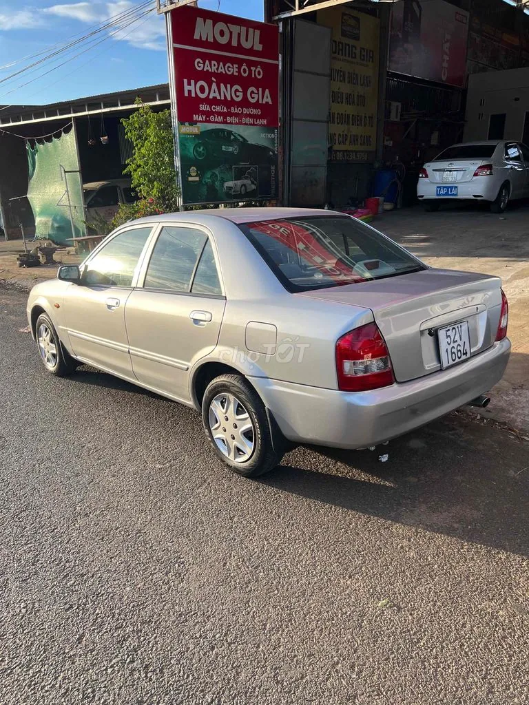 Mazda 323 2002 photo 3