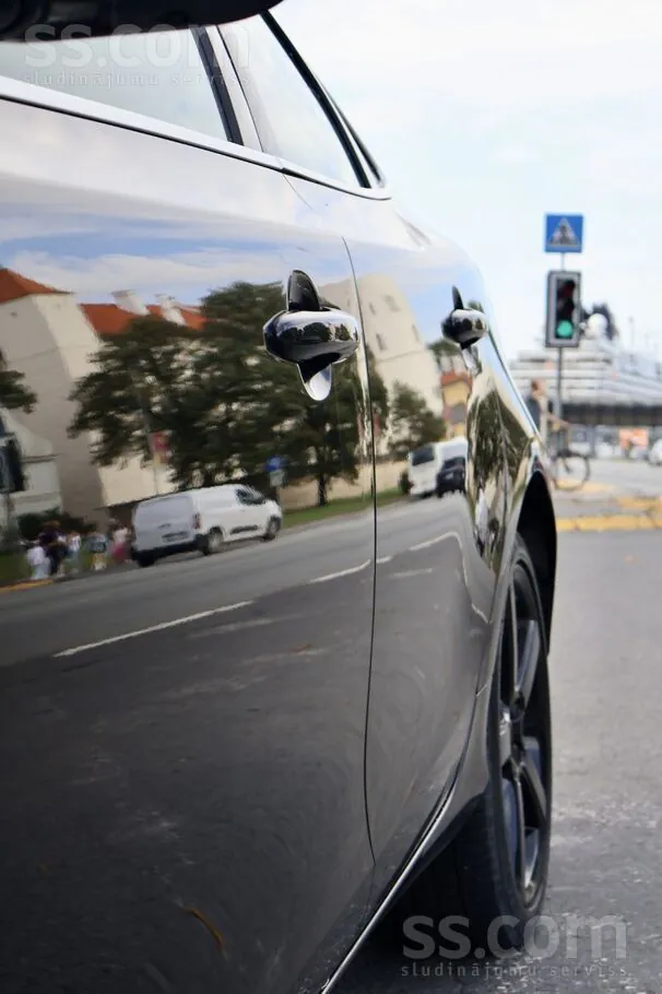 Volvo V40 2015 photo 2