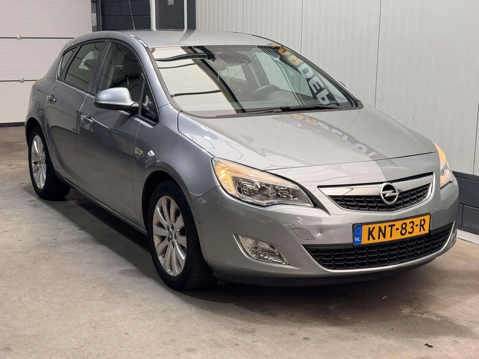 Opel Astra 2011 photo 3