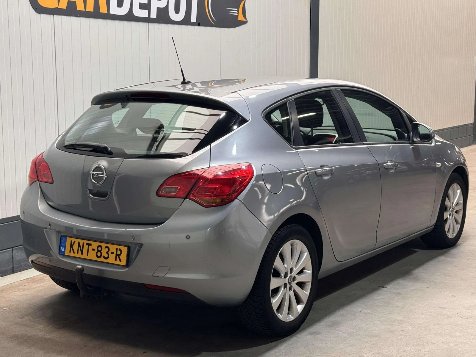 Opel Astra 2011 photo 5