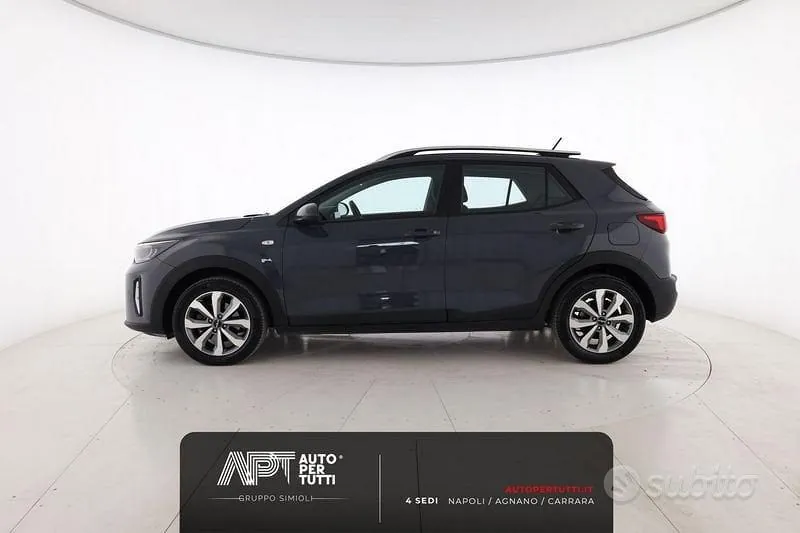 Kia Stonic 2023 photo 2