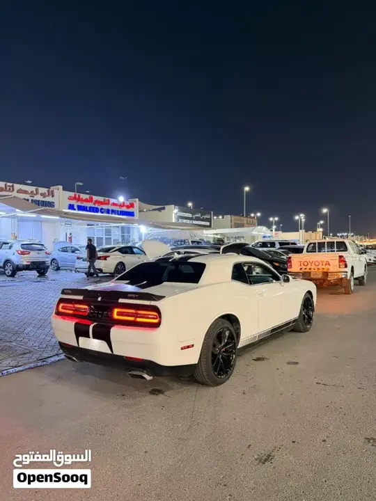 Dodge Challenger 2018 photo 2