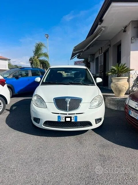 Lancia Ypsilon