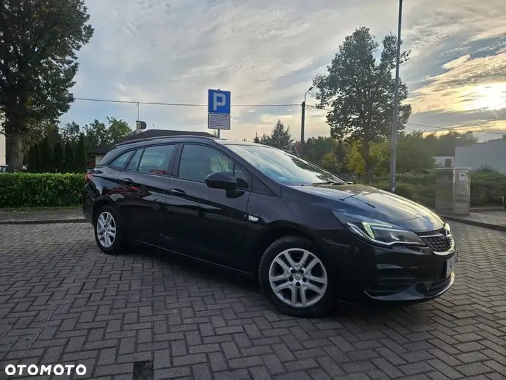 Opel Astra 2019 photo 2