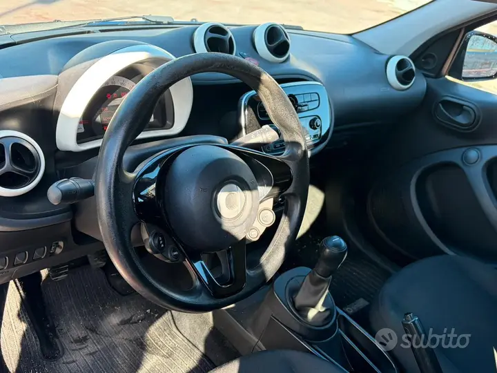 Smart Forfour 2015 photo 5