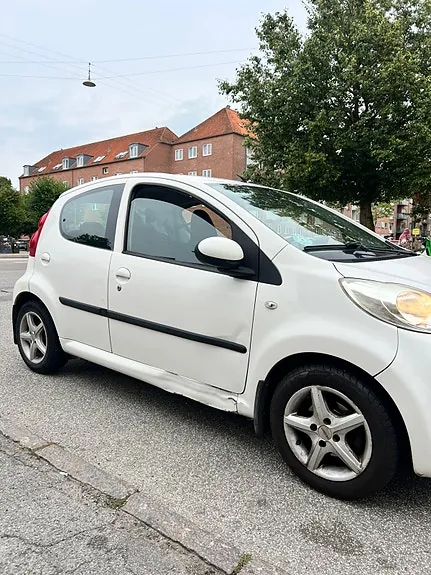 Peugeot 107 2008 photo 4