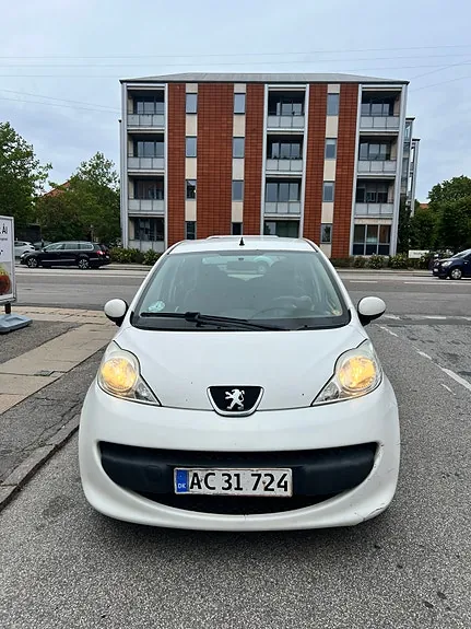 Peugeot 107 2008 photo 3