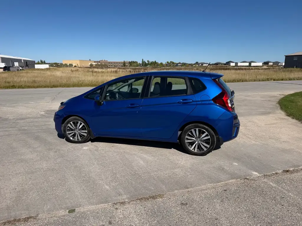 Honda Fit 2017 photo 2