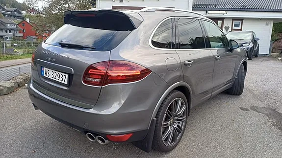 Porsche Cayenne 2012 photo 4