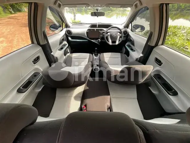 Toyota Aqua 2013 photo 4
