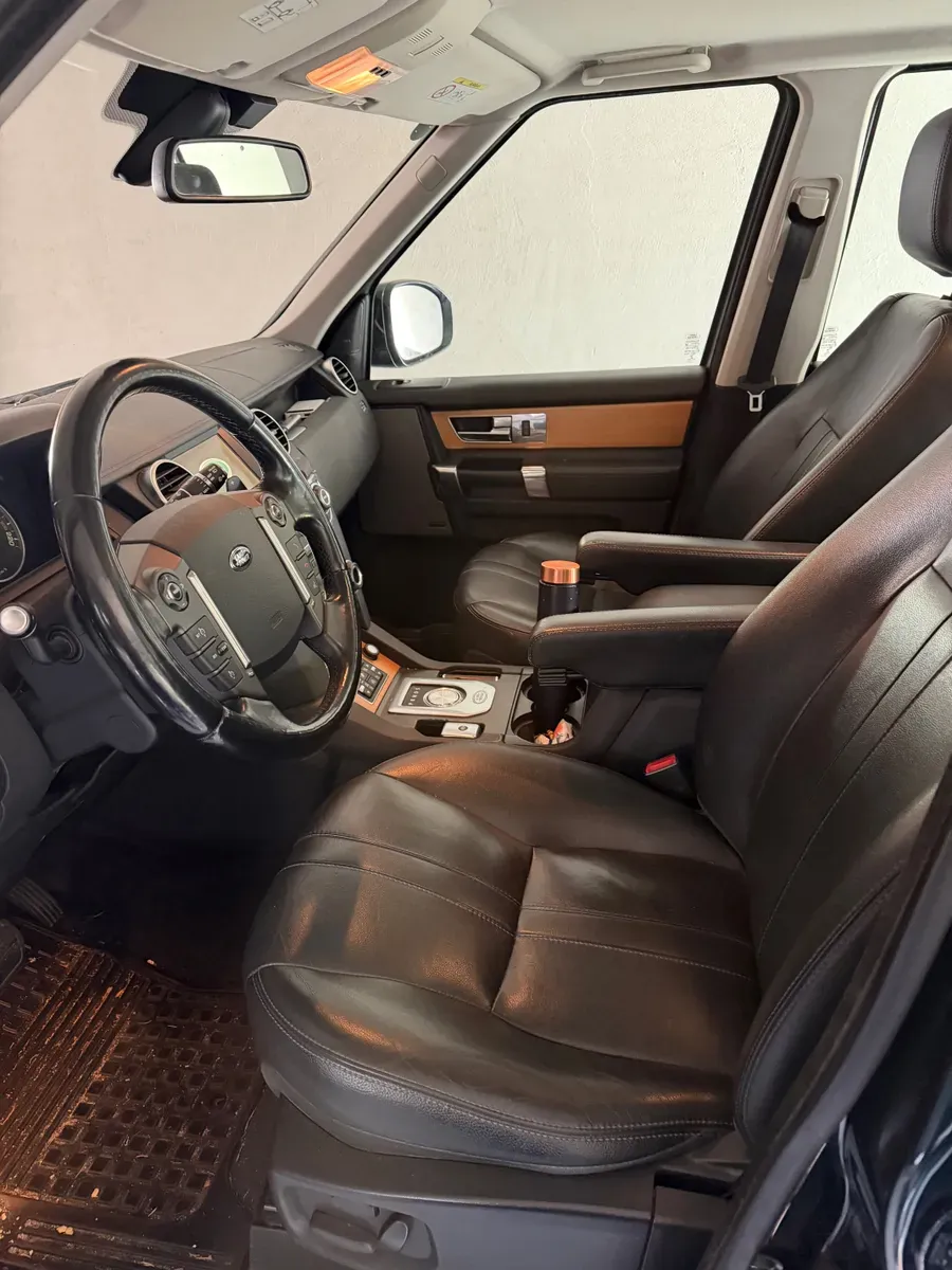 Land Rover Discovery 4 2014 photo 3