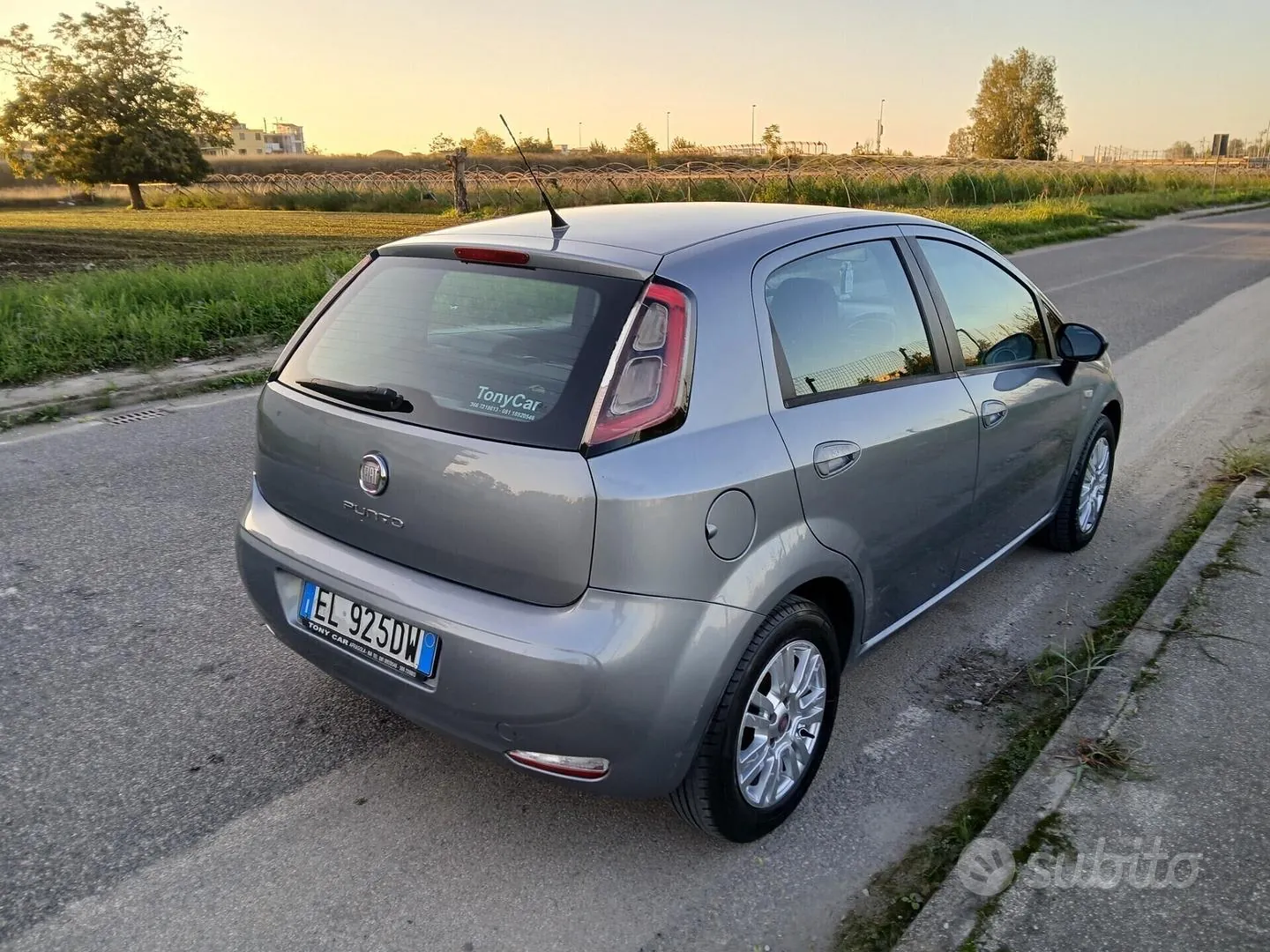 Fiat Punto 2012 photo 4