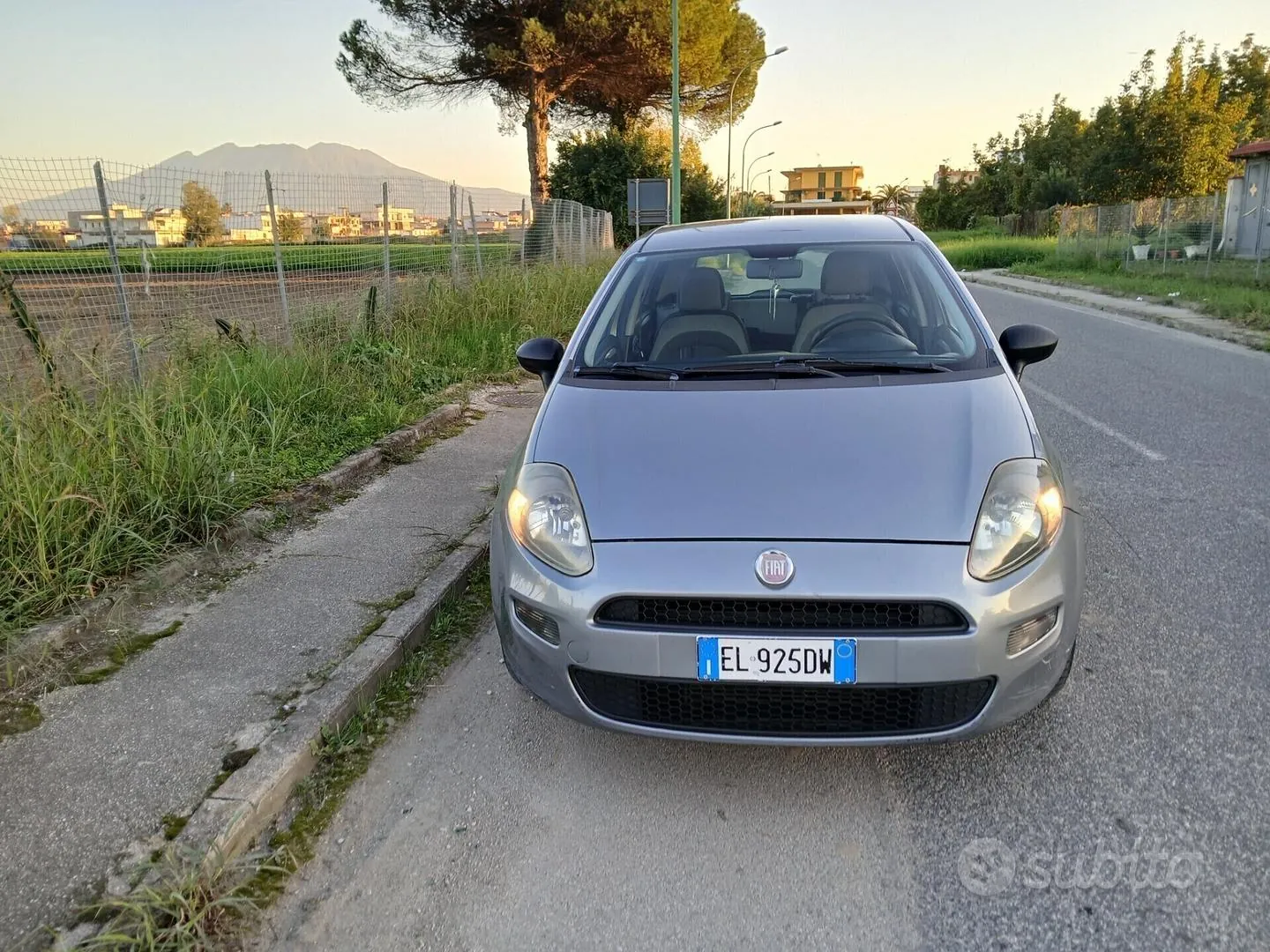 Fiat Punto 2012 photo 3