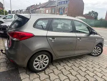 Kia Carens 2015 photo 3