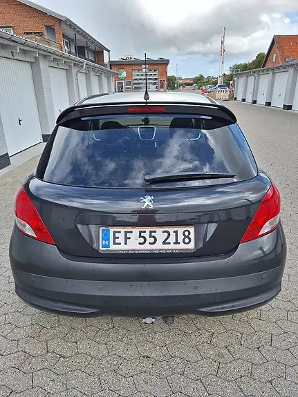 Peugeot 207 2011 photo 5