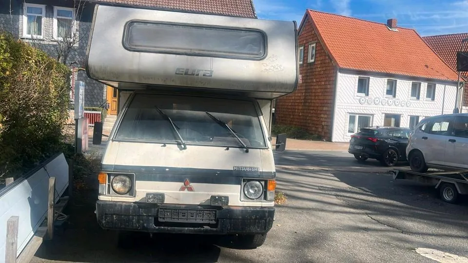 Mitsubishi L300
