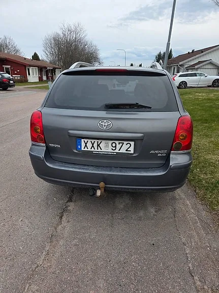 Toyota Avensis 2004 photo 4
