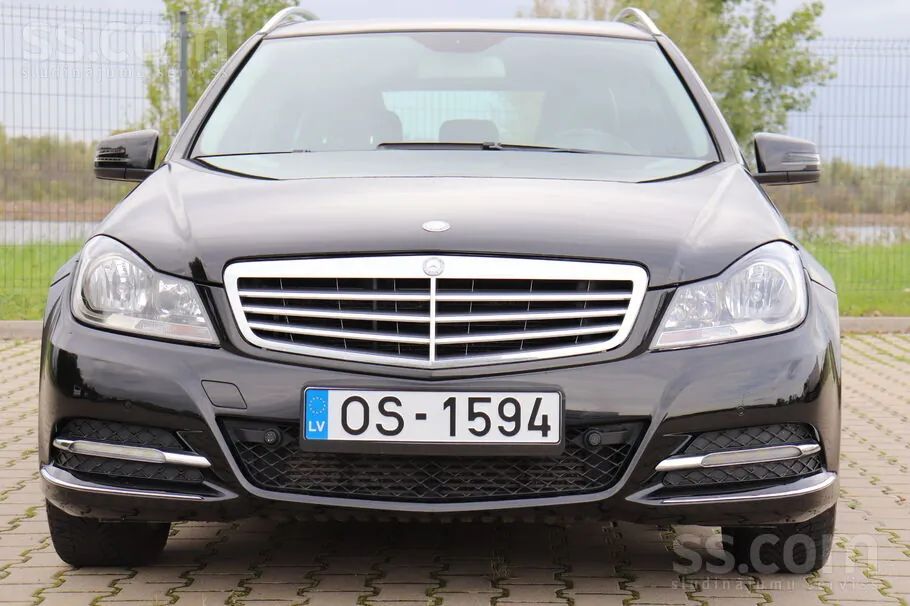 Mercedes-Benz C220 2012 photo 3