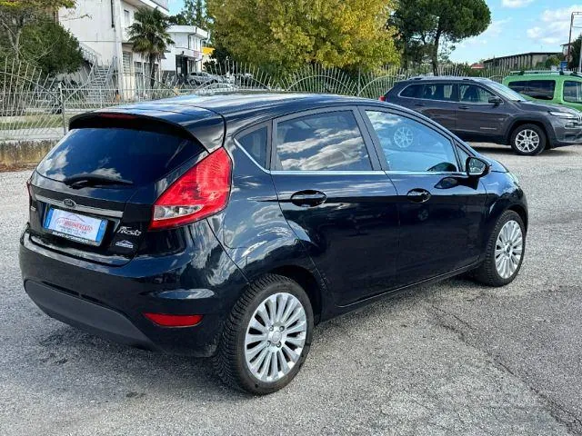 Ford Fiesta 2009 photo 4