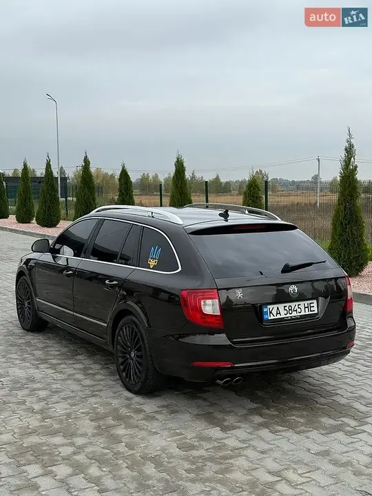 Skoda Superb 2011 photo 3