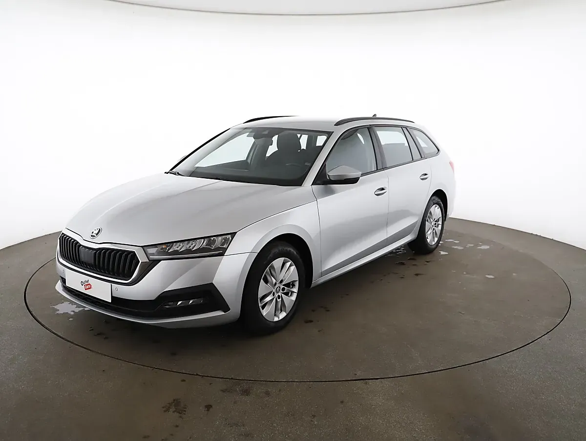 Skoda Octavia 2023 photo 2