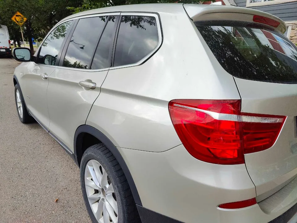BMW X3 2011 photo 2